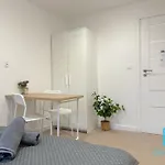 Coral Room - 1 Km To Baltic Sea & 15 Minutes To Gdansk Old Town